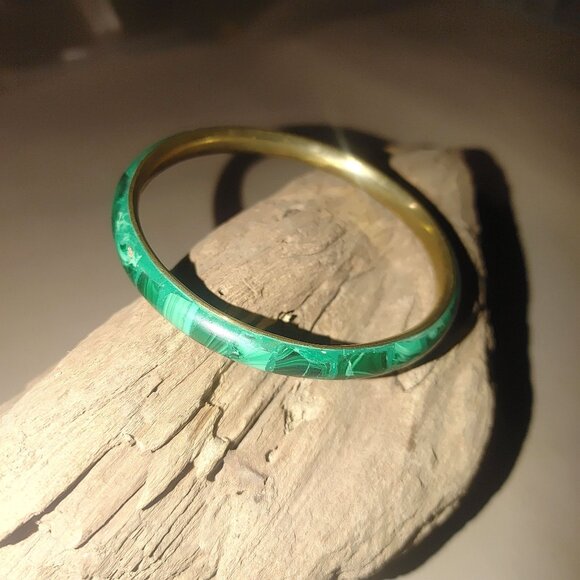 Vintage Malachite Brass Bangle Bracelet Striking Green Veins Shows Inclusions - Picture 10 of 10